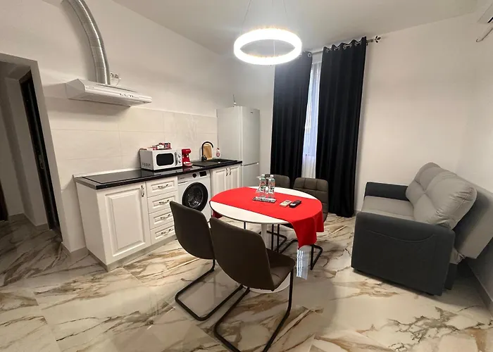Fabian Apart Centertown